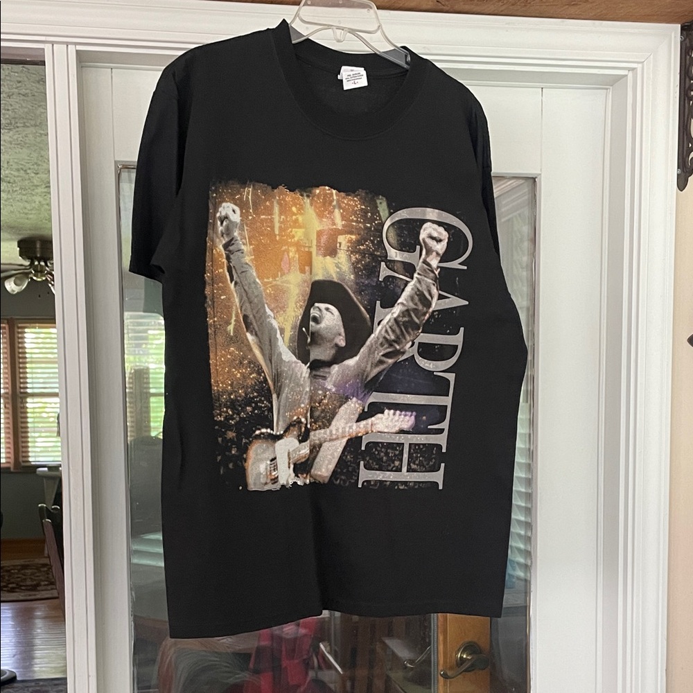 Garth Brooks 2007 tour shirt black graphic tee
